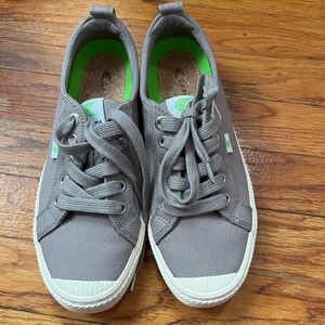 NWOT Cariuma Gray Low Canvas Sneaker 7